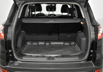 Подержанный автомобиль Ford Kuga 2017 года (19 фото)