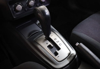 Подержанный автомобиль Mitsubishi Lancer Sedan 2006 года (16 фото)