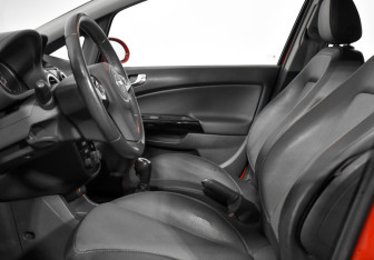 Подержанный автомобиль Opel Corsa 2007 года (10 фото)