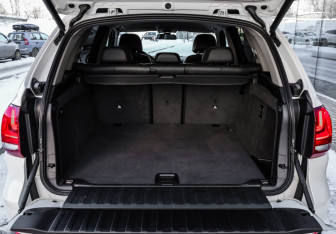 Подержанный автомобиль BMW X5 2017 года (33 фото)