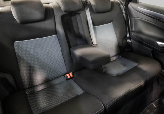 Подержанный автомобиль Ford Mondeo Sedan 2010 года (24 фото)