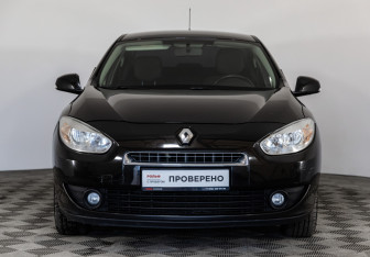 Подержанный автомобиль Renault Fluence 2012 года (2 фото)