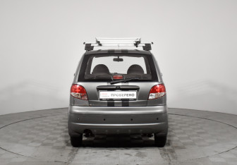 Подержанный автомобиль Daewoo Matiz 2012 года (6 фото)