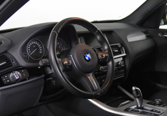 Подержанный автомобиль BMW X3 2017 года (12 фото)