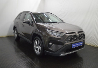 Подержанный автомобиль Toyota RAV4 2019 года (3 фото)