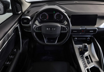 Подержанный автомобиль Geely Coolray 2021 года (11 фото)