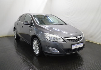 Подержанный автомобиль Opel Astra Hatchback 2011 года (3 фото)