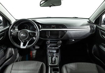 Подержанный автомобиль Kia Rio Hatchback 2019 года (13 фото)