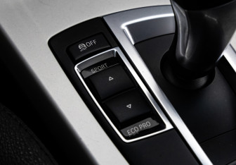 Подержанный автомобиль BMW X3 2012 года (16 фото)