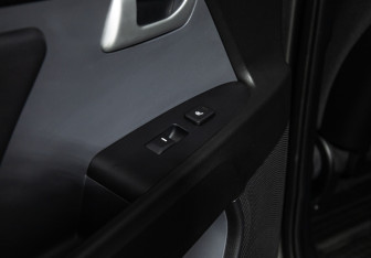 Подержанный автомобиль Kia Sportage 2012 года (18 фото)