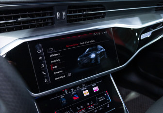 Подержанный автомобиль Audi A6 Wagon 2018 года (23 фото)