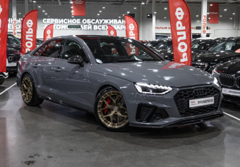 Подержанный автомобиль Audi A4 Sedan 2020 года (8 фото)