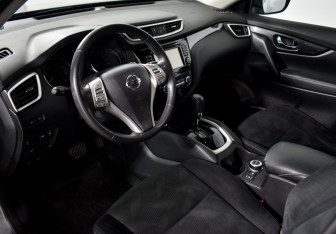 Подержанный автомобиль Nissan X-Trail 2017 года (9 фото)