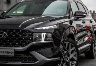 Подержанный автомобиль Hyundai Santa Fe 2022 года (2 фото)
