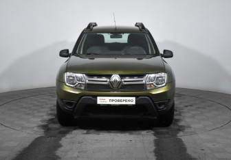 Подержанный автомобиль Renault Duster 2015 года (2 фото)