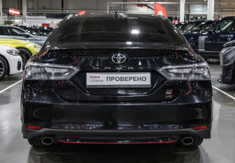 Подержанный автомобиль Toyota Camry Sedan 2021 года (7 фото)