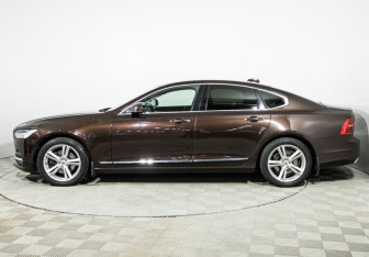 Подержанный автомобиль Volvo S90 2017 года (8 фото)
