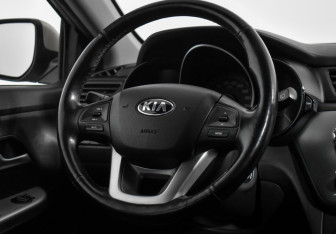 Подержанный автомобиль Kia Rio Hatchback 2014 года (15 фото)