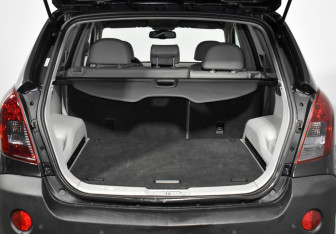 Подержанный автомобиль Opel Antara 2013 года (18 фото)