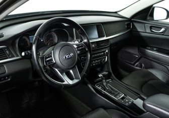 Подержанный автомобиль Kia Optima Sedan 2018 года (11 фото)
