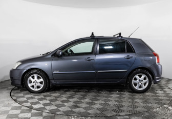 Подержанный автомобиль Toyota Corolla Hatchback 2006 года (8 фото)