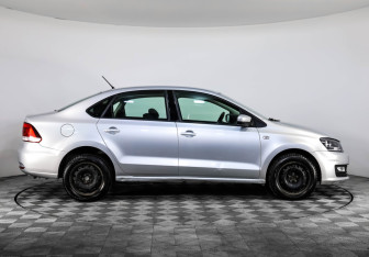 Подержанный автомобиль Volkswagen Polo Sedan 2016 года (4 фото)