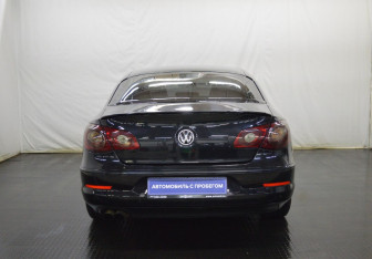 Подержанный автомобиль Volkswagen Passat CC 2010 года (6 фото)