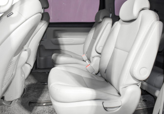 Подержанный автомобиль Kia Carnival 2019 года (12 фото)