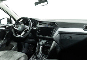 Подержанный автомобиль Volkswagen Tiguan 2021 года (9 фото)