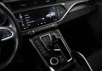 Подержанный автомобиль Geely Atlas Pro 2023 года (19 фото)