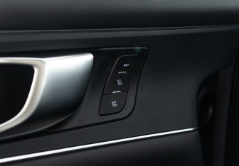 Подержанный автомобиль Changan UNI-K 2023 года (17 фото)