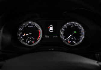 Подержанный автомобиль Skoda Karoq 2020 года (18 фото)