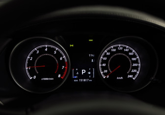 Подержанный автомобиль Mitsubishi Outlander 2011 года (12 фото)