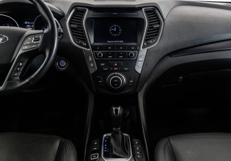 Подержанный автомобиль Hyundai Santa Fe 2018 года (14 фото)