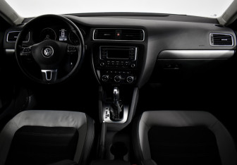 Подержанный автомобиль Volkswagen Jetta Sedan 2014 года (14 фото)