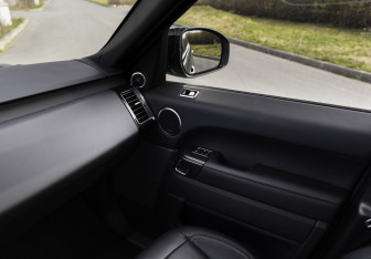 Подержанный автомобиль Land Rover Range Rover Sport 2022 года (17 фото)