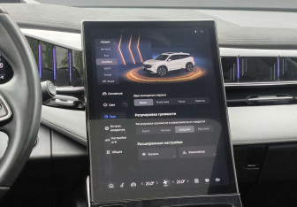 Подержанный автомобиль Geely Atlas 2024 года (17 фото)