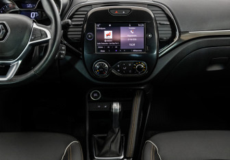 Подержанный автомобиль Renault Kaptur 2022 года (13 фото)