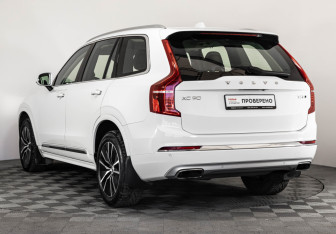 Подержанный автомобиль Volvo XC90 2019 года (8 фото)