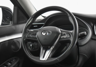 Подержанный автомобиль Infiniti QX50 2018 года (15 фото)