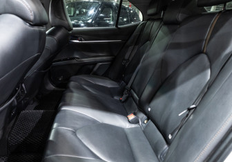 Подержанный автомобиль Toyota Camry Sedan 2020 года (17 фото)