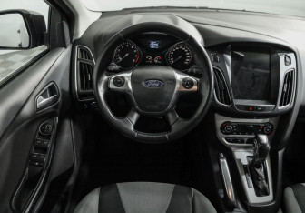 Подержанный автомобиль Ford Focus Sedan 2013 года (11 фото)