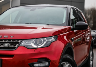Подержанный автомобиль Land Rover Discovery Sport 2017 года (2 фото)