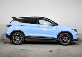 Подержанный автомобиль Geely Coolray 2022 года (4 фото)