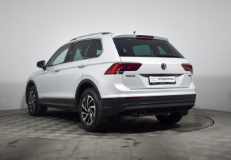 Подержанный автомобиль Volkswagen Tiguan 2018 года (7 фото)