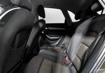 Подержанный автомобиль Audi Q3 2013 года (12 фото)