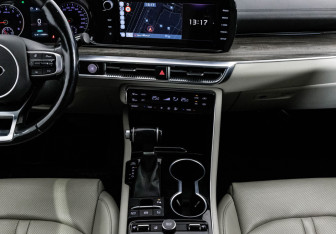 Подержанный автомобиль Kia K5 2021 года (16 фото)