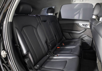 Подержанный автомобиль Audi Q7 2017 года (23 фото)