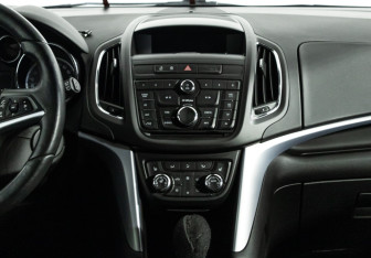 Подержанный автомобиль Opel Zafira Compactvan 2013 года (14 фото)