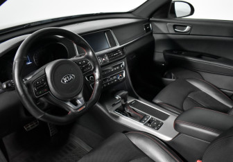 Подержанный автомобиль Kia Optima Sedan 2016 года (9 фото)